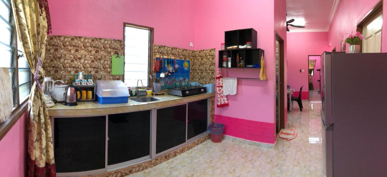 Homestay Tok Abah Dalam Rhu Pasir Puteh Exteriér fotografie