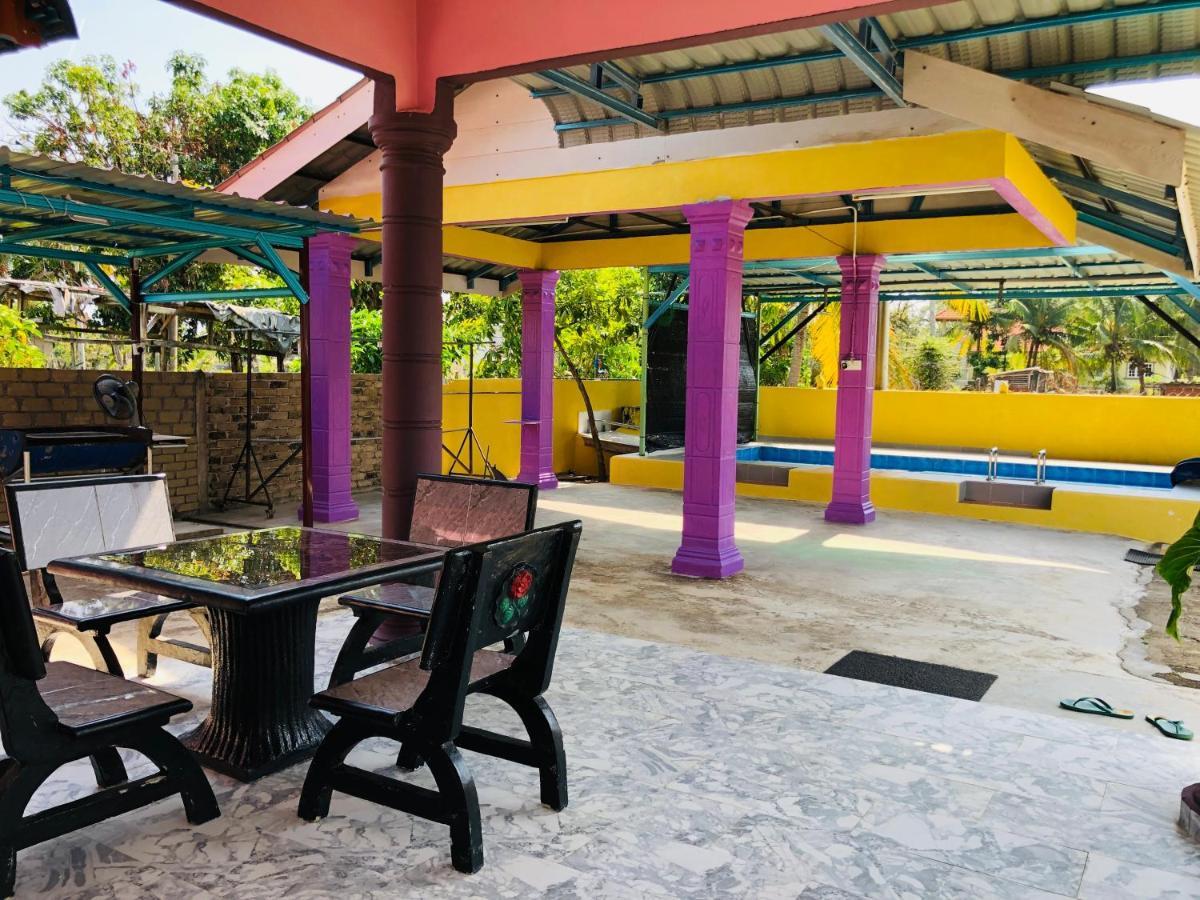 Homestay Tok Abah Dalam Rhu Pasir Puteh Exteriér fotografie