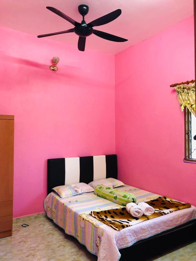 Homestay Tok Abah Dalam Rhu Pasir Puteh Exteriér fotografie