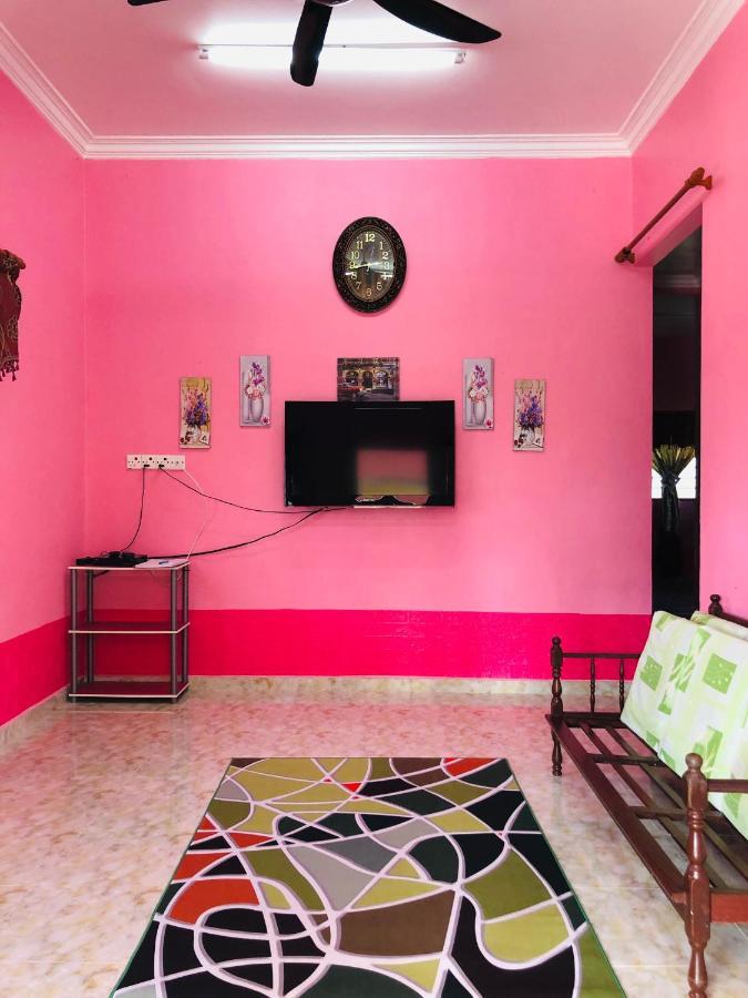 Homestay Tok Abah Dalam Rhu Pasir Puteh Exteriér fotografie