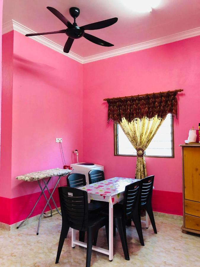 Homestay Tok Abah Dalam Rhu Pasir Puteh Exteriér fotografie