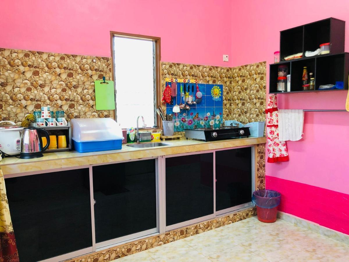 Homestay Tok Abah Dalam Rhu Pasir Puteh Exteriér fotografie